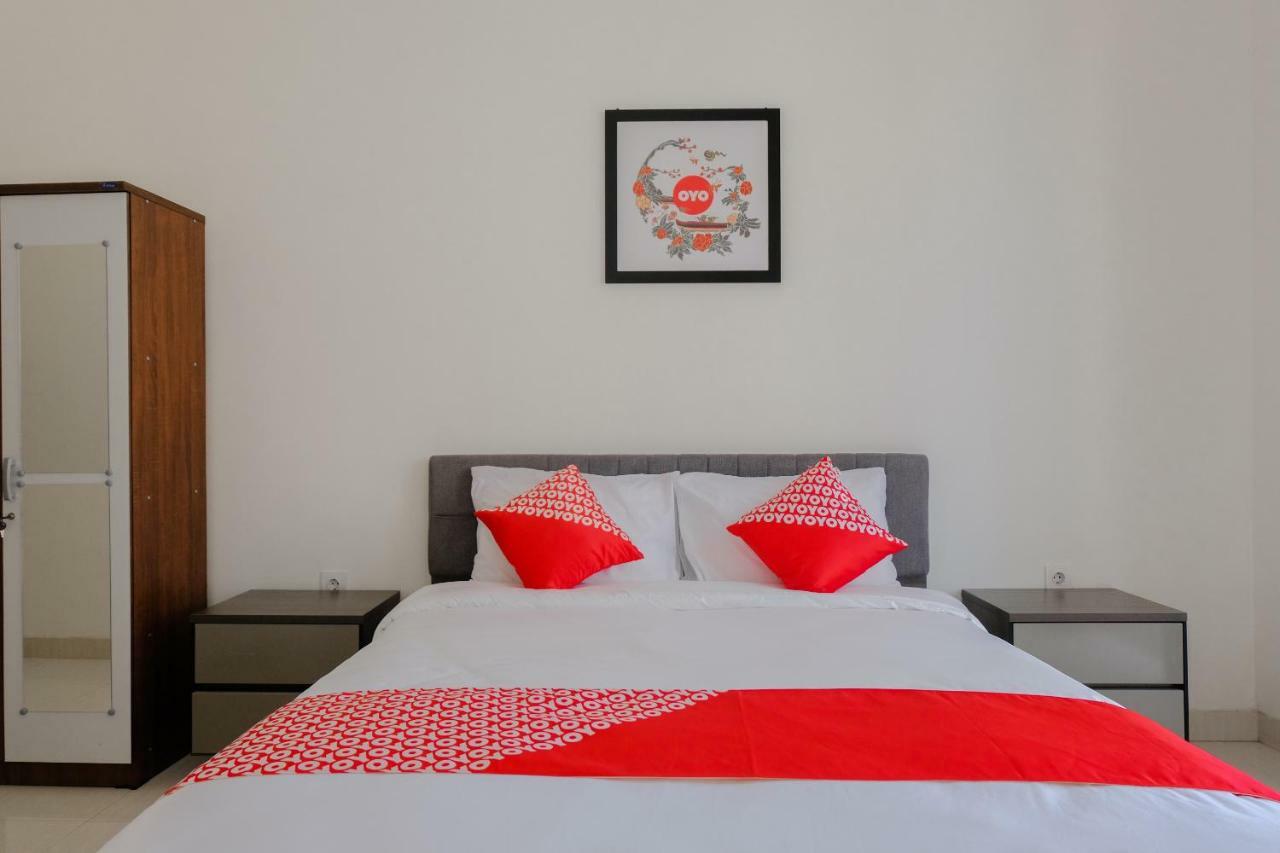 Oyo 1110 Ijen Butik House Hotell Malang Exteriör bild