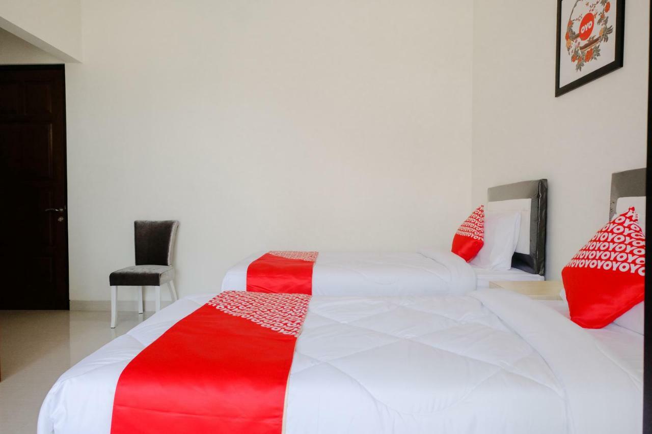 Oyo 1110 Ijen Butik House Hotell Malang Exteriör bild