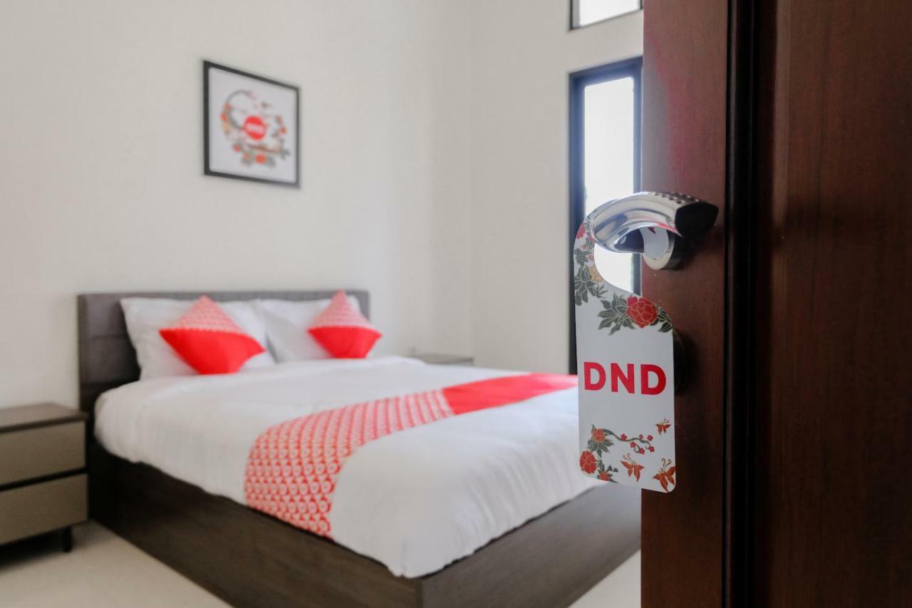 Oyo 1110 Ijen Butik House Hotell Malang Exteriör bild