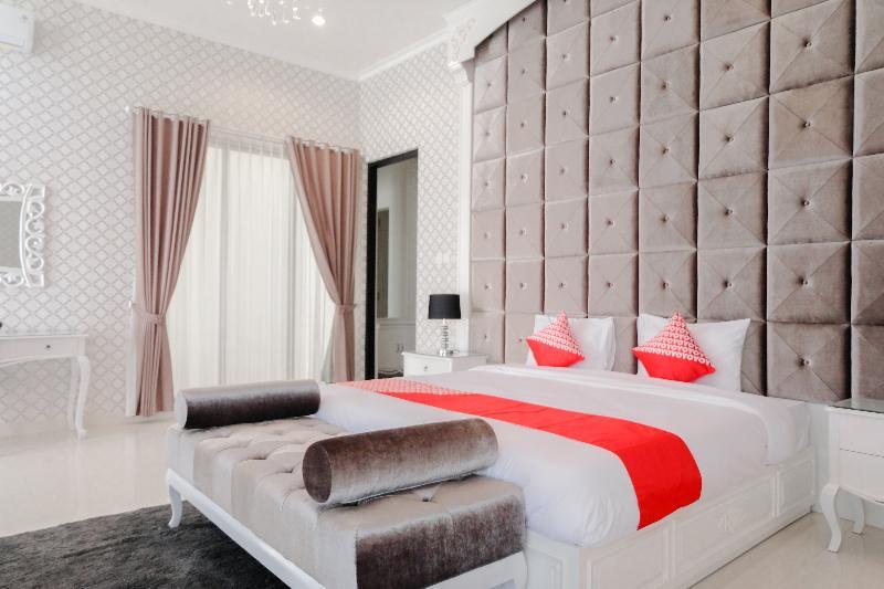 Oyo 1110 Ijen Butik House Hotell Malang Exteriör bild