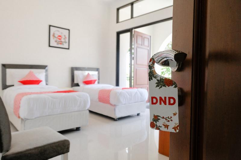 Oyo 1110 Ijen Butik House Hotell Malang Exteriör bild